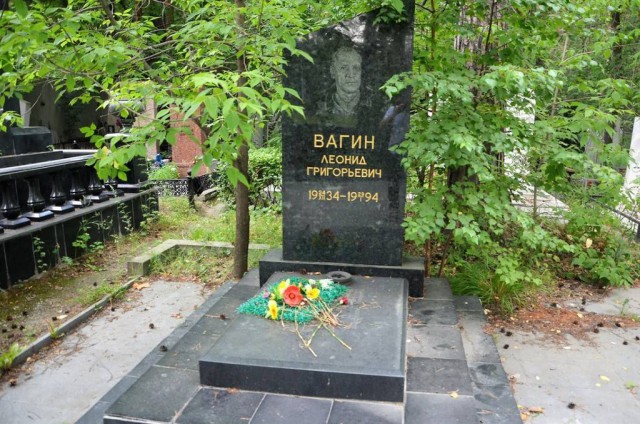 "Лихие 90-е": кладбища криминальных авторитетов в Екатеринбурге