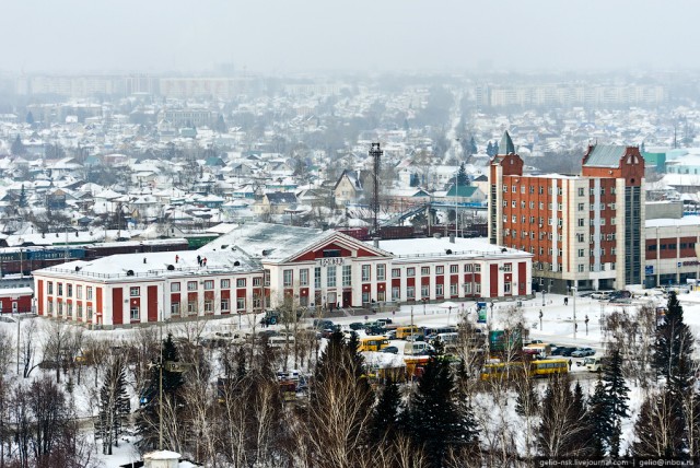 Колоризированное фото вокзала в СССР.