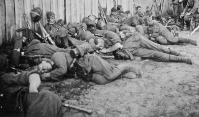 Снимки сделаны утром 22 июня 1941 года в районе Перемышля.