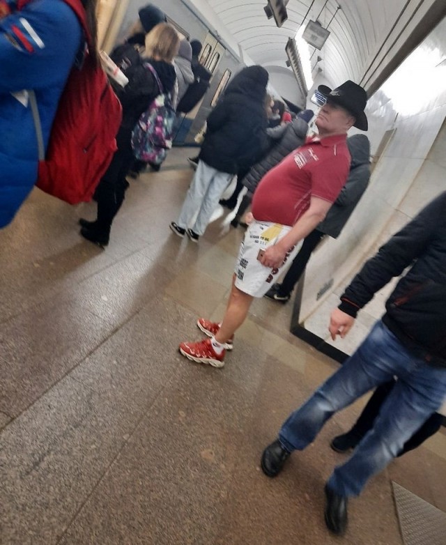 Модники из нашего метрополитена
