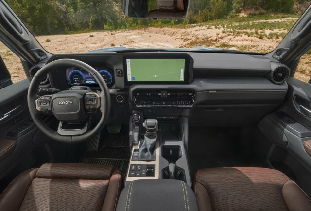 Toyota смогла удивить. Представлен Land Cruiser Prado 2024 — первый по-настоящему новый Prado за 14 лет