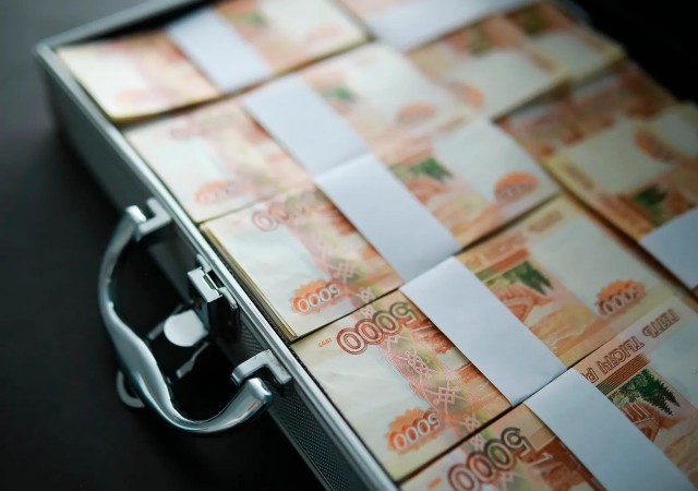 Судья выкинул взятку в окно⁠⁠, когда в кабинет ворвались сотрудники ФСБ в Адыгее