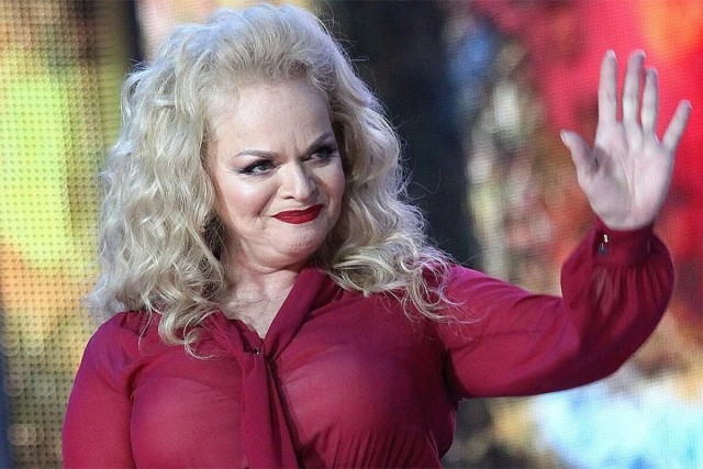 В Подмосковье семья лишилась денег и рискует остаться без квартиры.