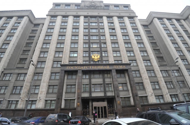 Надбавку врачам урежут вдвое в 2017 году