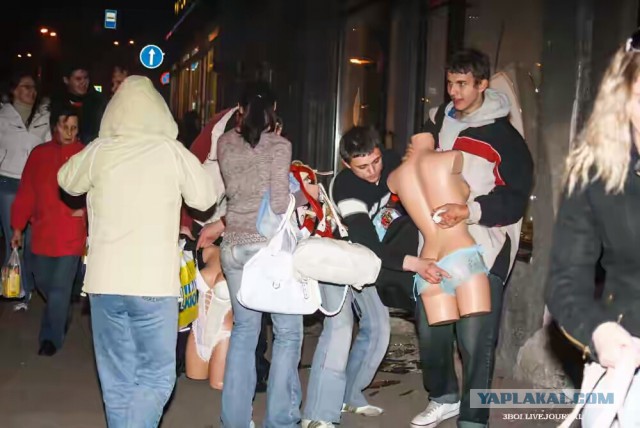 Свидетель протестов против переноса памятника советским воинам вспоминает те дни