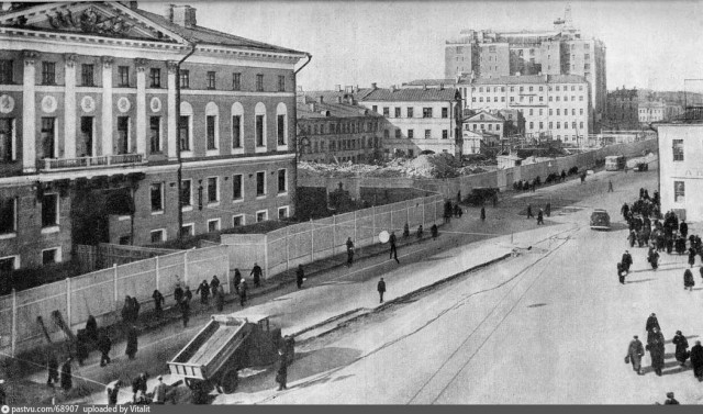Как в Москве двигали дома
