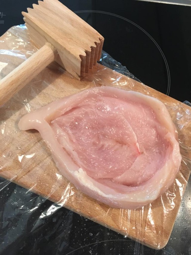 Куриные грудки в беконе