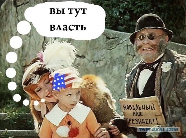 В Питере полицейский достал служебное оружие 18+