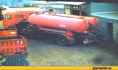 Почему сминаются цистерны