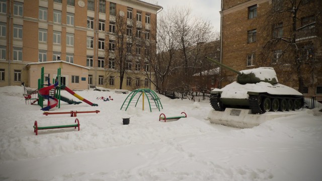 Суровые русские детские площадки