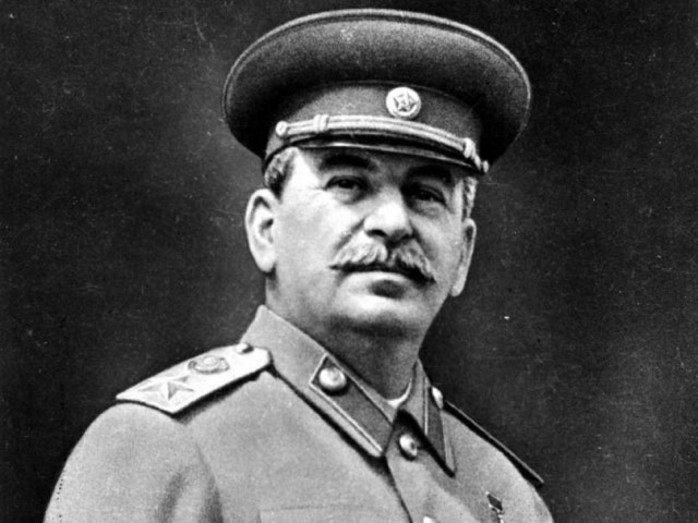 Топ-5 самых эпатажных военных мундиров