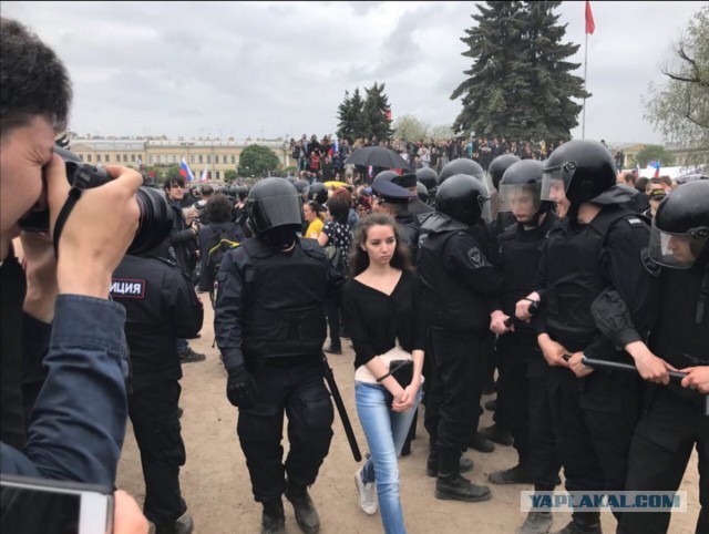 Дмитрий Анатольевич поздравил россиян с праздником в Твиттере