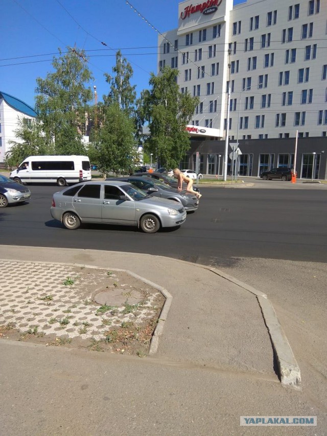 Голая девушка в Уфе
