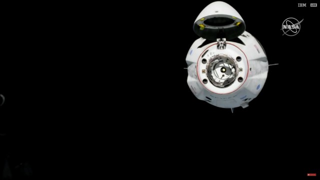 SpaceX запускает космический корабль Сrew Dragon