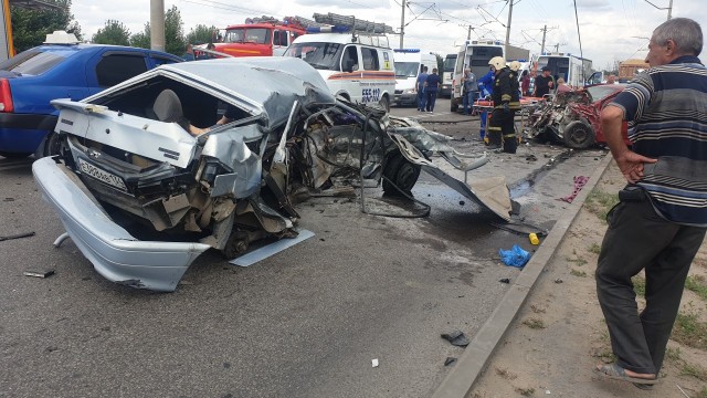 Пассажирка и водитель "четырнадцатой" из Волжского за свой маневр заплатили жизнями