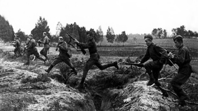 Фотографии связанных с историей Красной и Советской Армии.