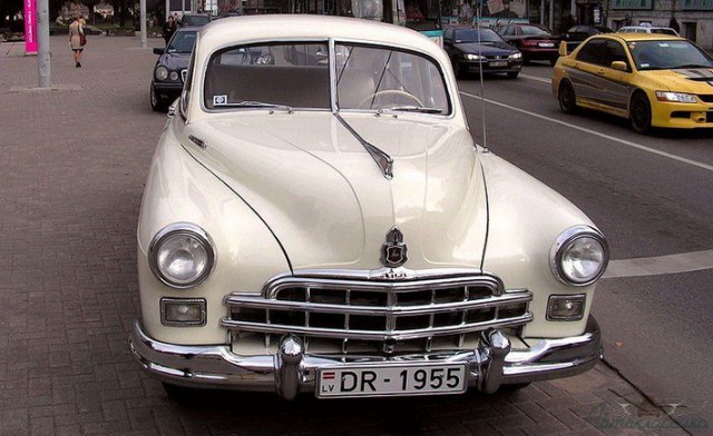 Какие советские автомобили были скопированы с западных аналогов?
