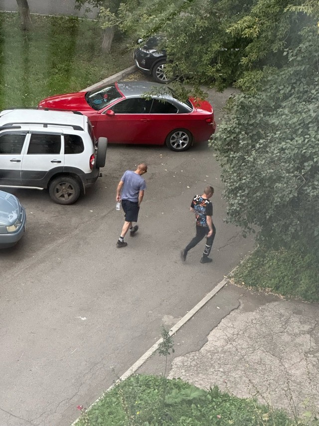 В Магнитогорске пьяный в слюни шоумен устроил показательный заезд для участников движения.