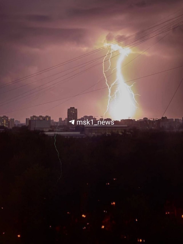 В Москве мощная гроза
