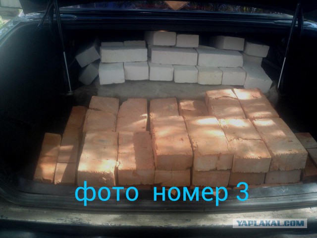Результат прямого попадания молнии в авто
