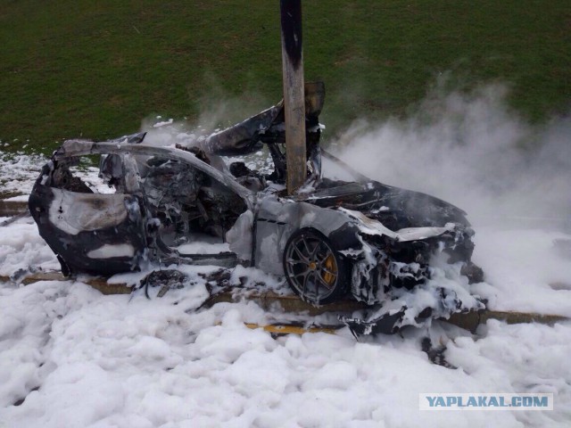 Водитель заживо сгорел в Maserati на набережной в центре Москвы