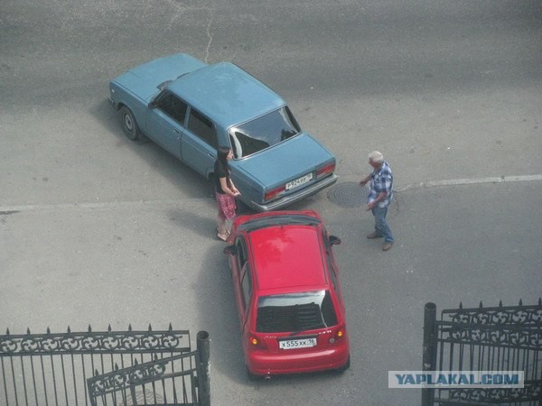 Не трамвай, объедут или снова дама за рулем