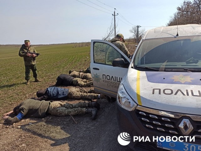 Задержали при попытке выхода из Мариуполя