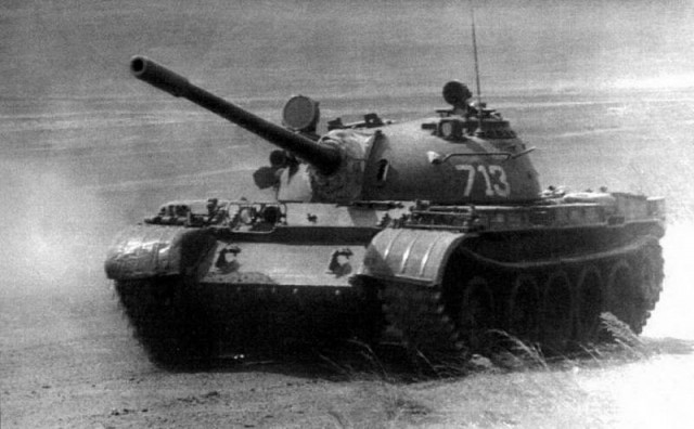 Как танк Т-55 нефтью заправили
