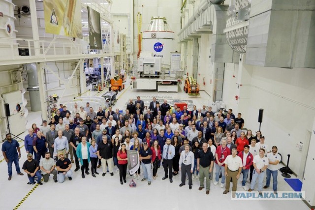 Человек на Луне к 2026. Корабль передан NASA.