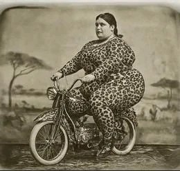 Реклама мотороллера 1902г на выставке автомобилей в Аргентине