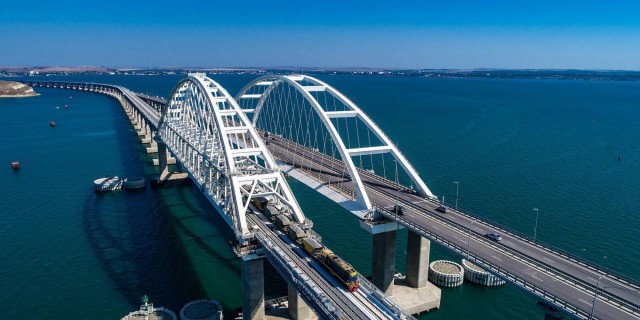 11 поездов задерживаются из-за закрытия Крымского моста.