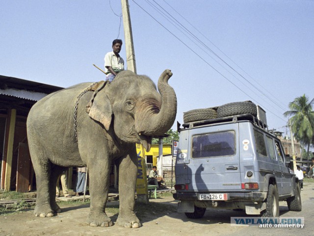 Немец проехал на Gelandewagen весь мир.