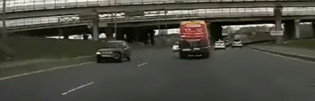 Погоня за автомобилем по встречной полосе