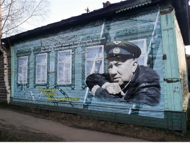 Мужчина НЕ должен обеспечивать. И никогда не был должен