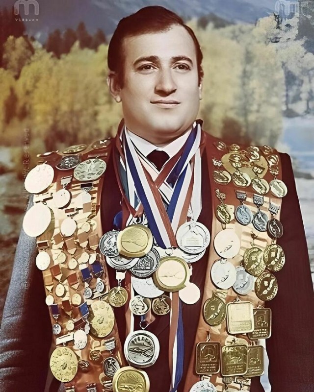 Еще ретрофото знаменитостей.