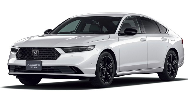 Honda представила обновленный седан Accord для японского рынка. Цена новинки ~ около 3 млн. рублей