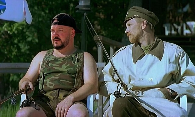 Сел на пенёк - но косарь вроде не должен...
