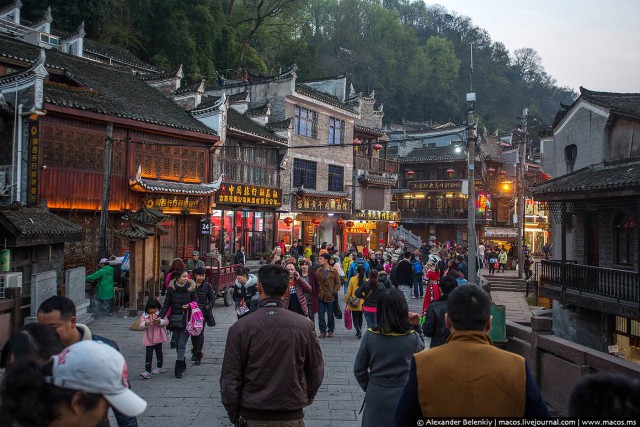 Пора завязывать с туристическими городами…