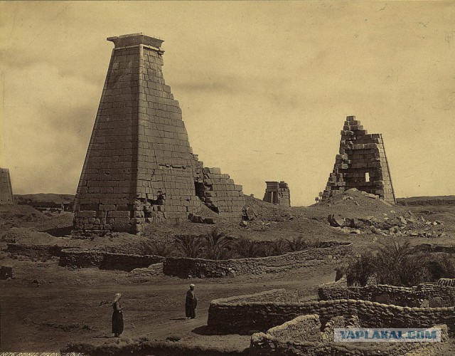 Египетский морок. Строительство колоссов, Сфинкса, пирамид на заре эры фотографий в 19 веке.