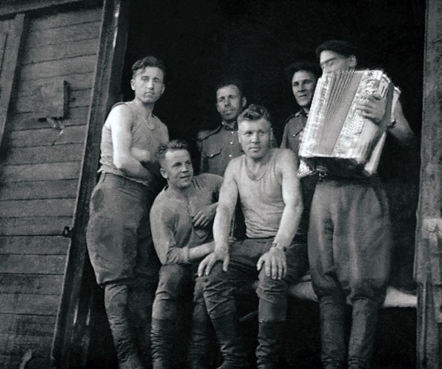 1945. Небольшая подборка военных фотографий