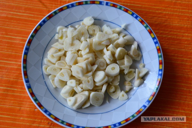 Салат из пророщенного маша (по-корейски).