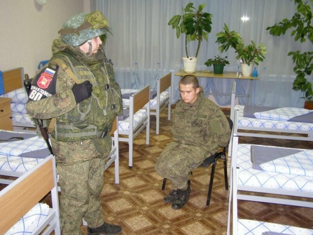 Почему расстреливают караулы?