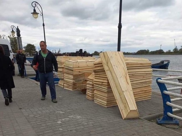 Власти Херсона призвали жителей немедленно покинуть город