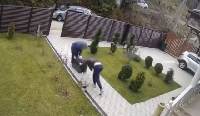 Так себе зять: в Сочи мужчина украл у тещи сейф с 17 миллионами и потратил их на развлечения