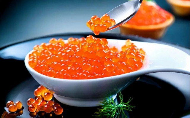 В России упали цены на красную икру
