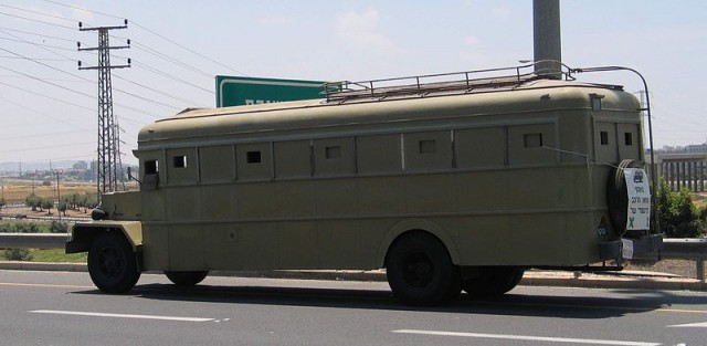 Игра на ЯПе: Угадай АВТО-8