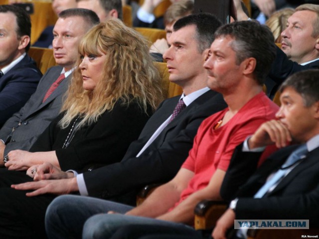 Нормальная мама, опустила школоту вконтакте