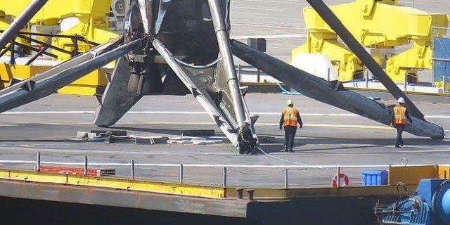SpaceX запускает космический корабль Сrew Dragon