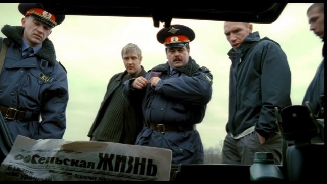 В Москве полицейский подбросил наркотики в квартиру и требовал полмиллиона у жильца.