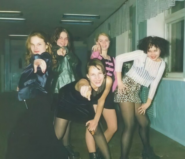 Девушки 90-х